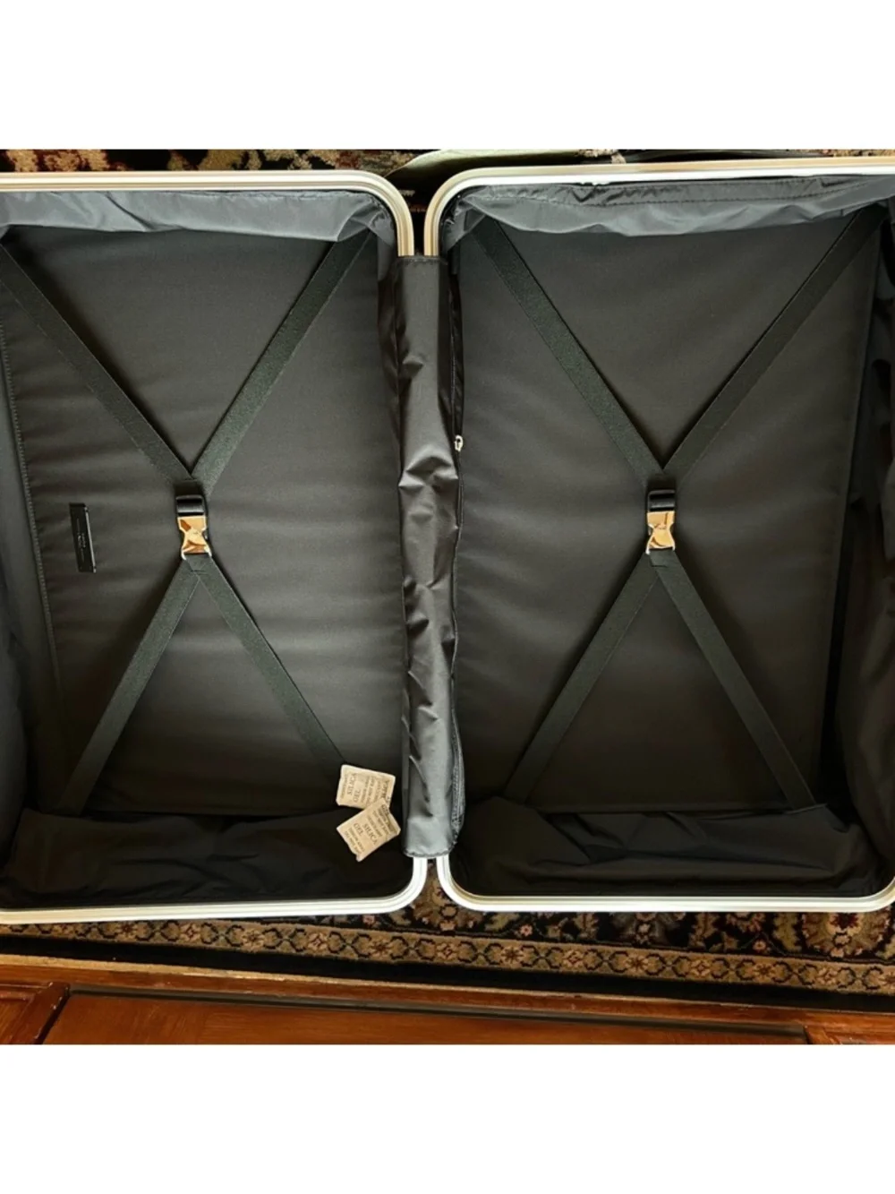 FPM Milano hard Bank 58 collection suitcase, NWT .Navy/silver